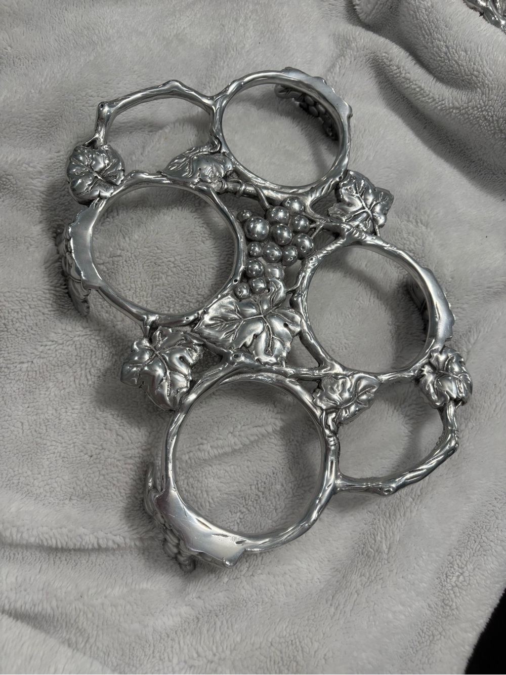 Vintage Cast Aluminum 4-Ring Wine Bottle Holder Rack Grape Trivet